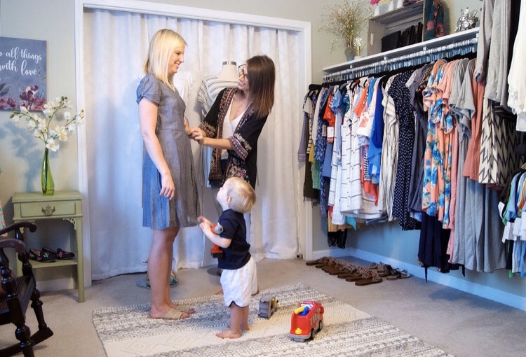 Moms to See in the 843: Renee Smith, Small Boutique Owner wardrobe Charleston Moms